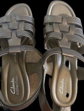 Clarks Wide Width Silver Metallic Women's Woven Slide Sandals